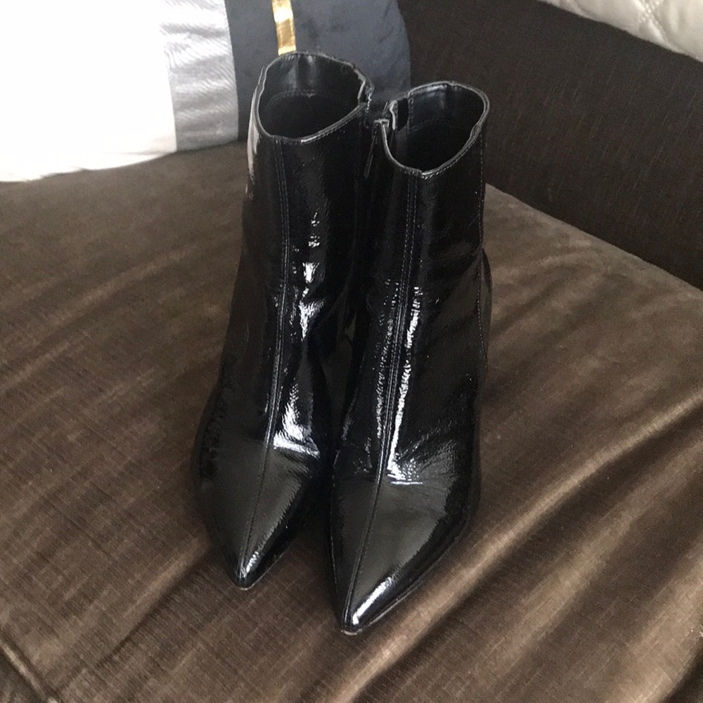 Sam Edelman Hilty Booties- Black patent leather size 7.5- Like New